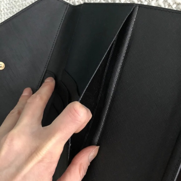 Apple iPad Mini 16GB 1st Generation W/ Michael Kors Saffiano Leather Wallet Case - Picture 10 of 12